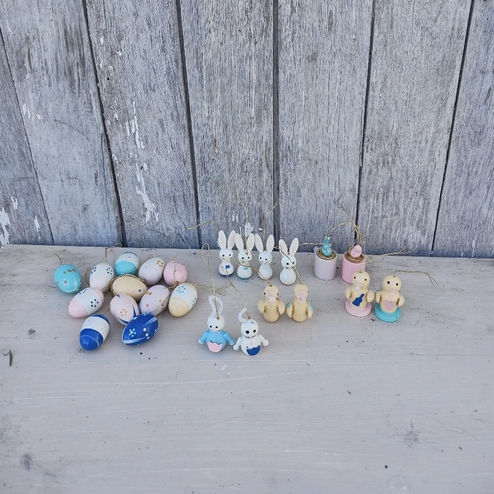 Painted Wood Wooden Easter‎ Spring 24 Mini Ornaments Bunny Eggs Chicks Lot